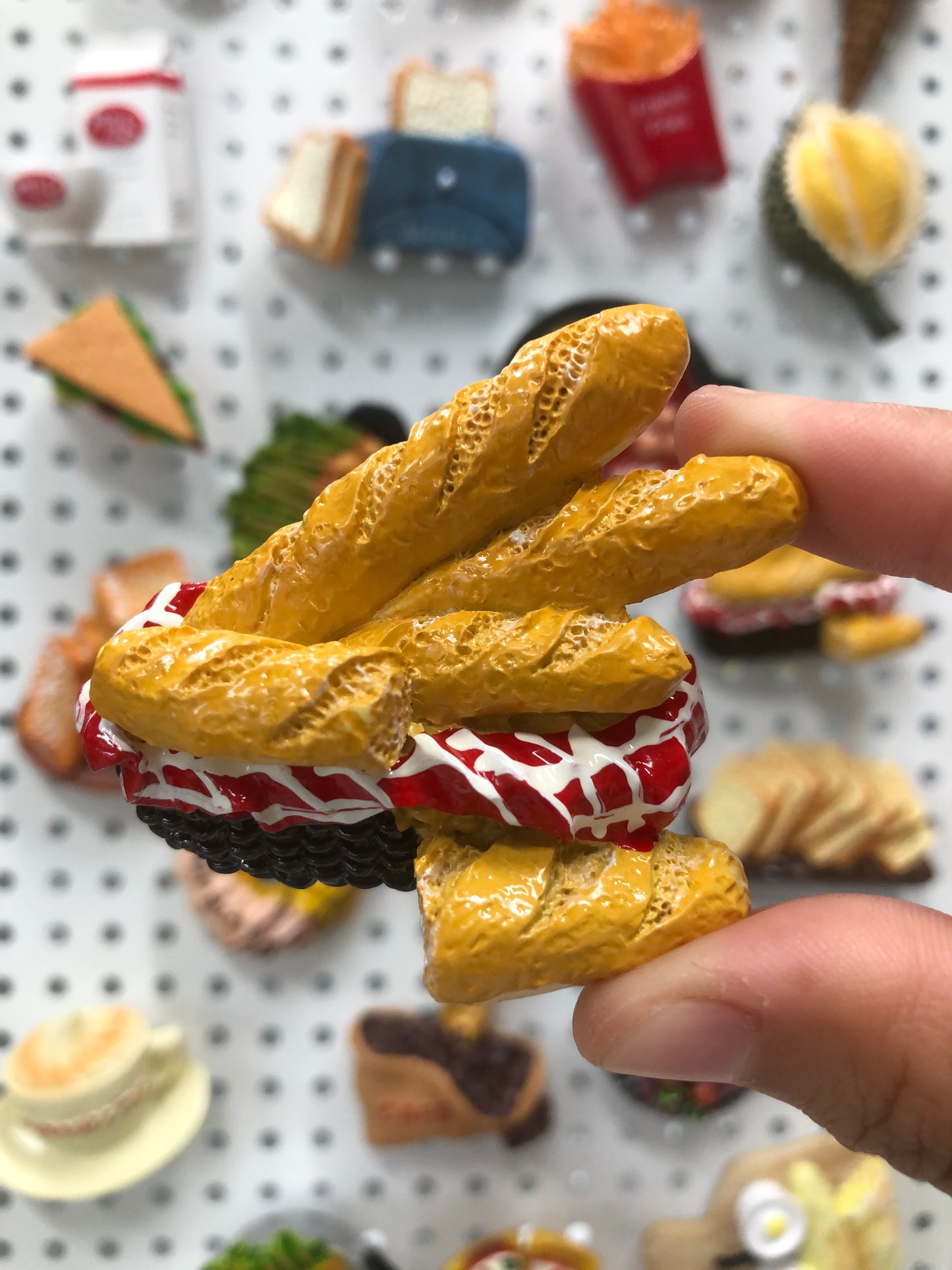 Bread magnets