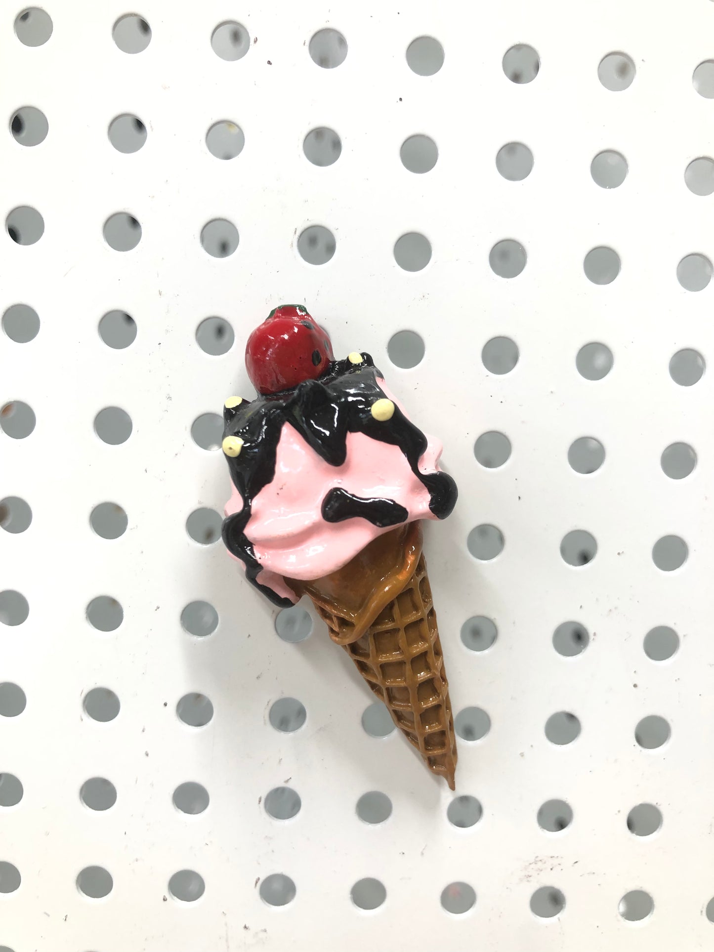 Ice cream magnet
