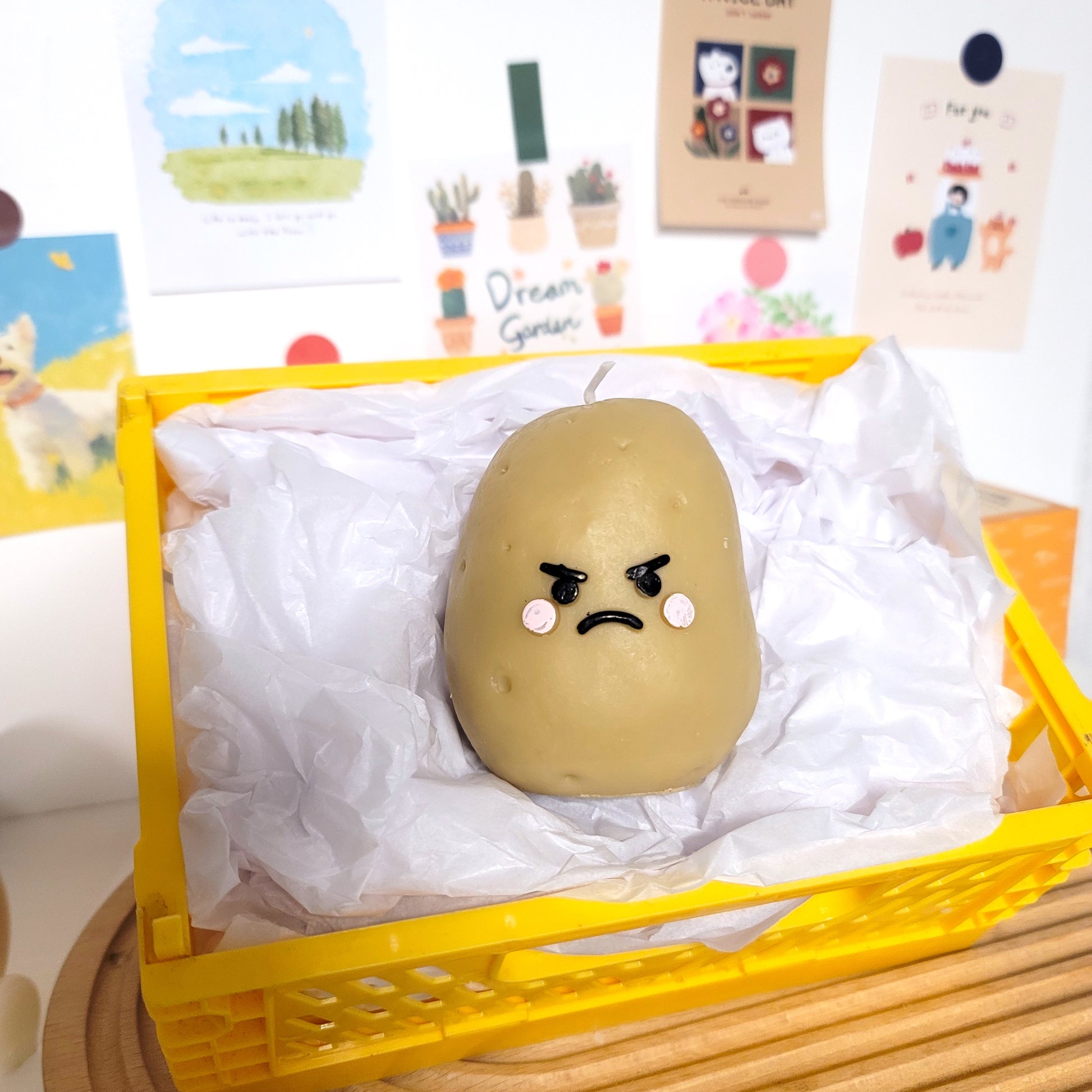 Handcrafted potato buddy candle, playful cute-themed decorative wax art piece